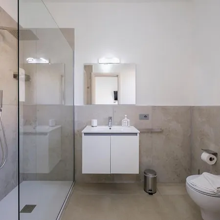 Taylor House - Your In Olbia