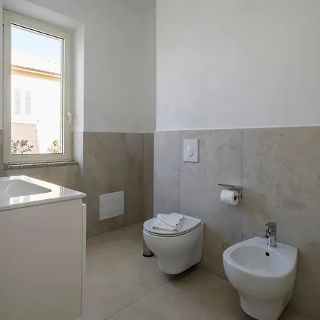 Pensión Taylor House - Your In Olbia