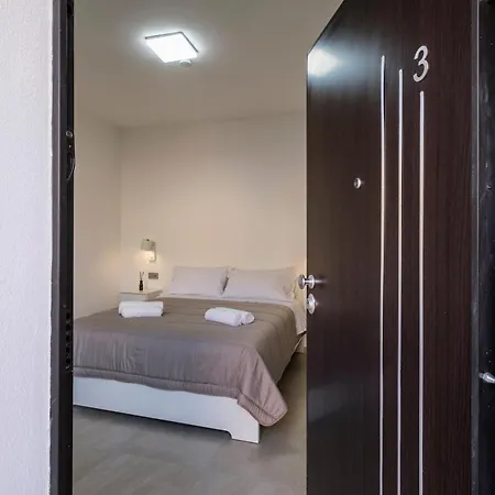 Taylor House - Your In Olbia